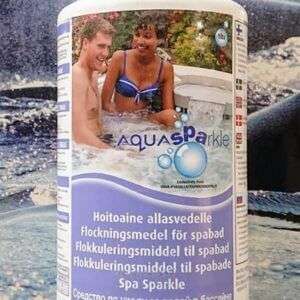 Aquasparkle hoitoaine ja kirkaste allasvedelle